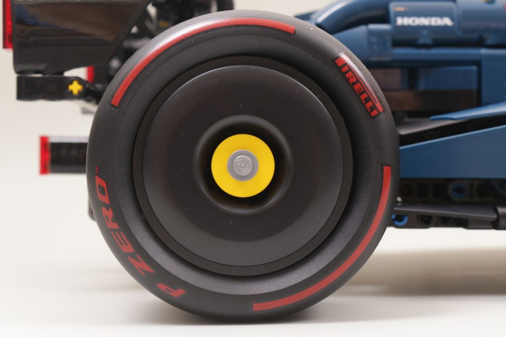 LEGO Technic 42206 Oracle Red Bull Racing RB20 F1 Car review 70 1024x683