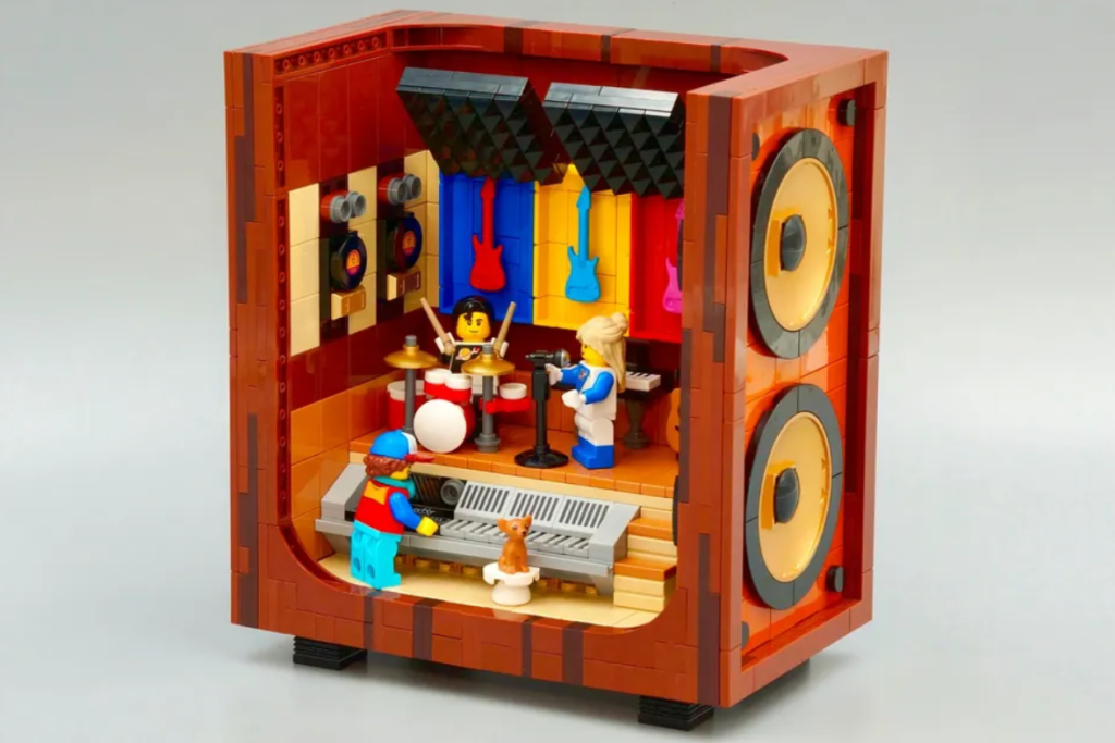 The Secret Life Of. Retro Speaker by Martin Studio 1024x683