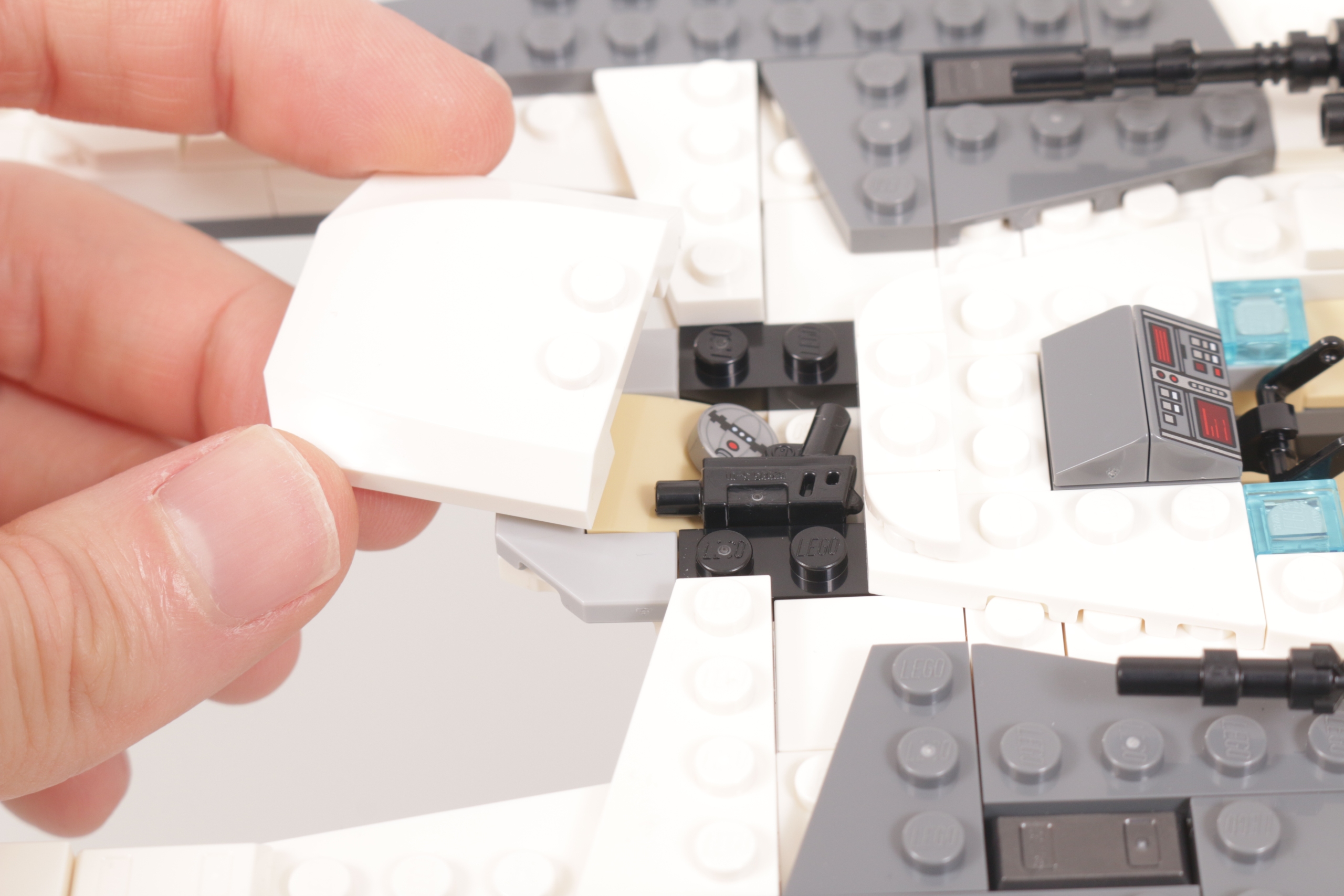 LEGO Star Wars 75348 Mandalorian Fang Fighter vs. TIE Interceptor review 32 scaled