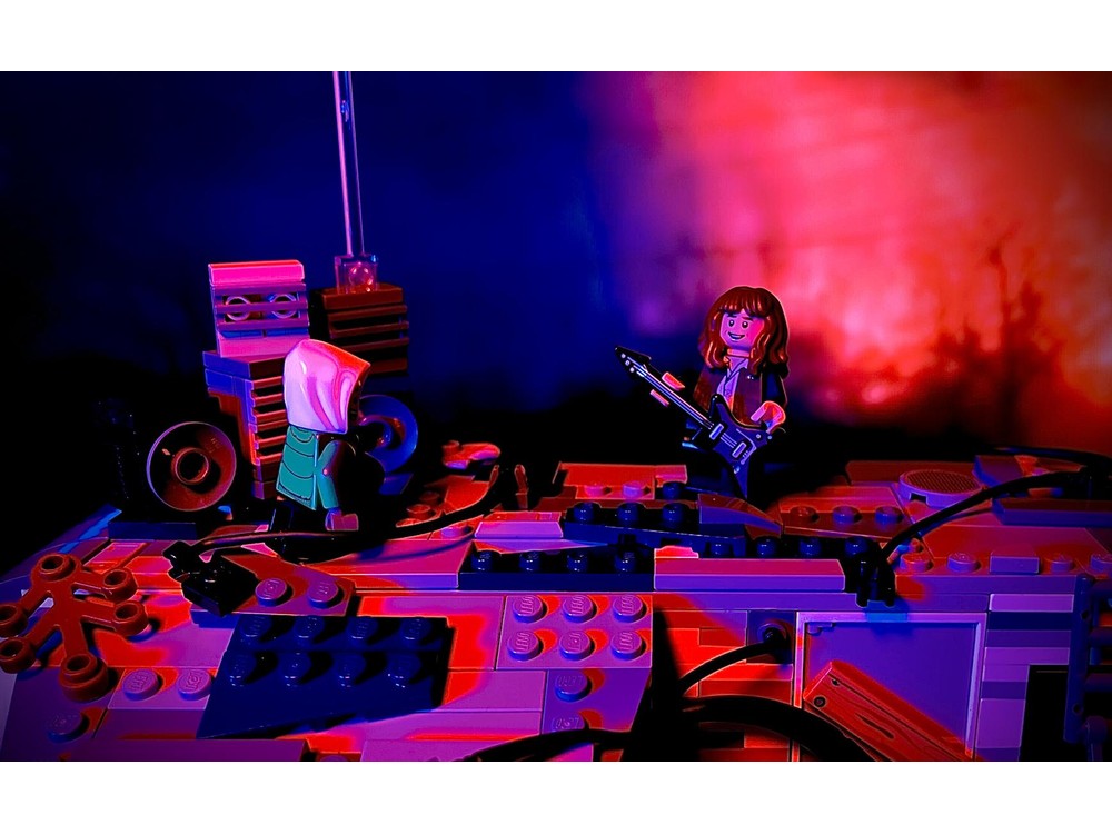 Rebrickable Eddie Munsons campervan 3