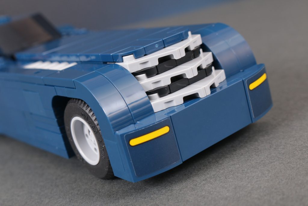 LEGO Batman 76274 Batman with the Batmobile vs. Harley Quinn and Mr. Freeze review 9 1024x683