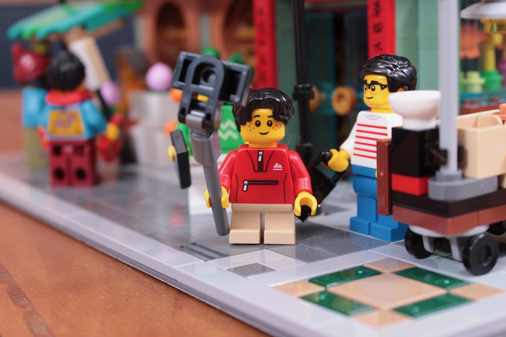 LEGO Chinese Traditional Festivals 80113 Family Reunion Celebration modular conversion 5 1024x683