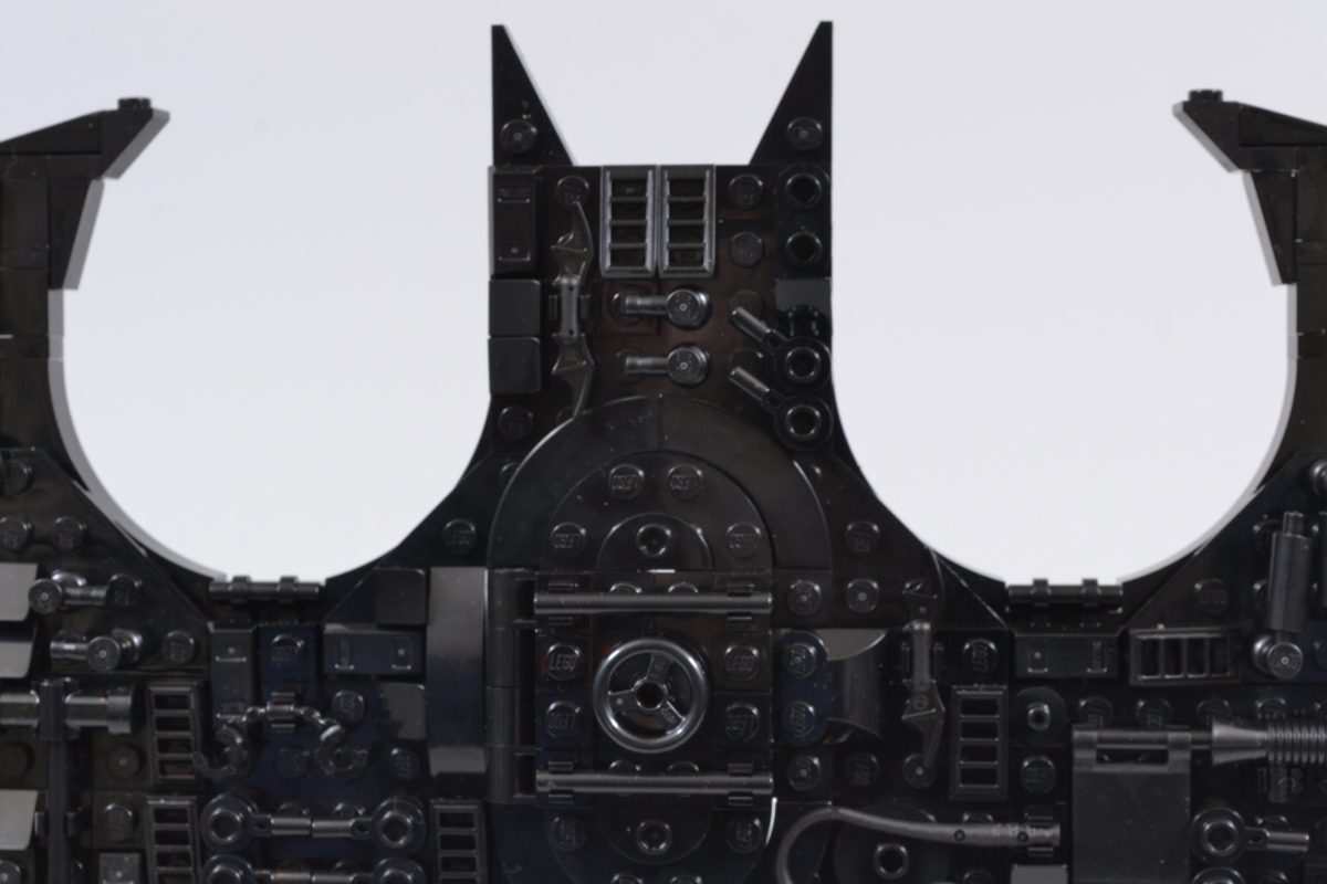 LEGO Batman 76330 Batman Logo 9 1200x800