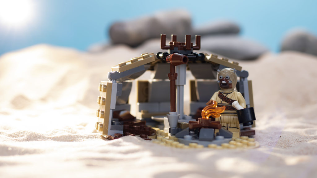 tusken in hut