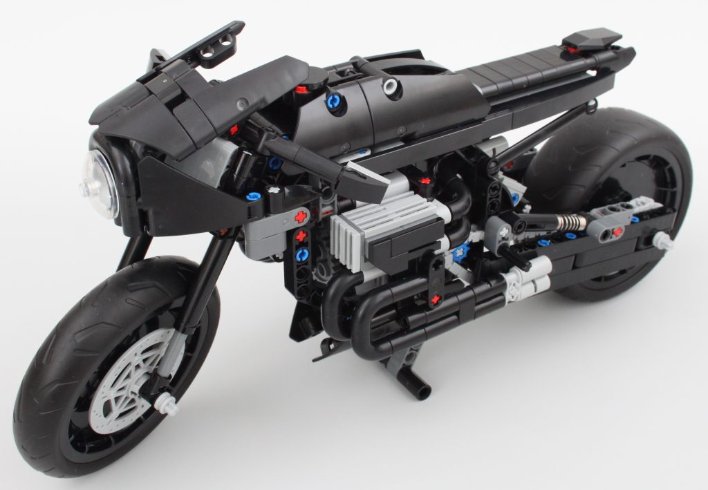 LEGO Technic 42155 The Batman Batcycle review 3 1024x709