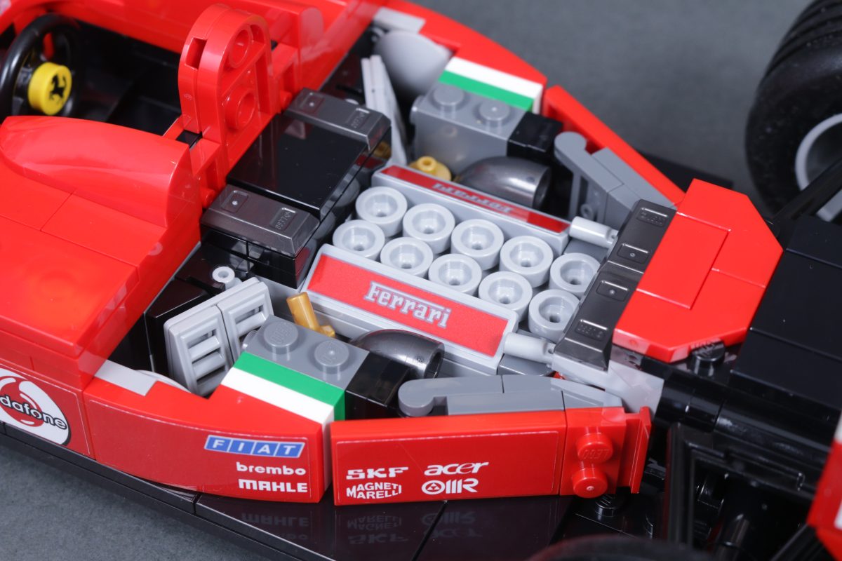 LEGO Icons Ferrari 11375 F2004 Michael Schumacher 2556 Ferrari Formula 1 Racing Car comparison 20i 1200x800