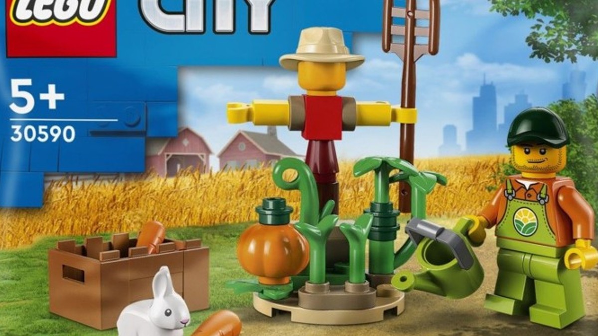 Multiple free LEGO polybags available in stores this weekend