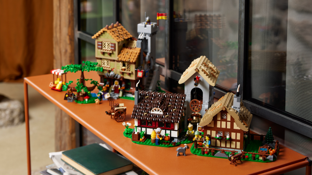LEGO Icons 10332 Medieval Town Square featured image 1024x576