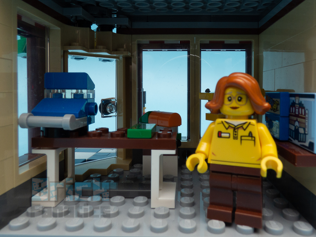 LEGO Creator 31105 Townhouse Toy Store 25