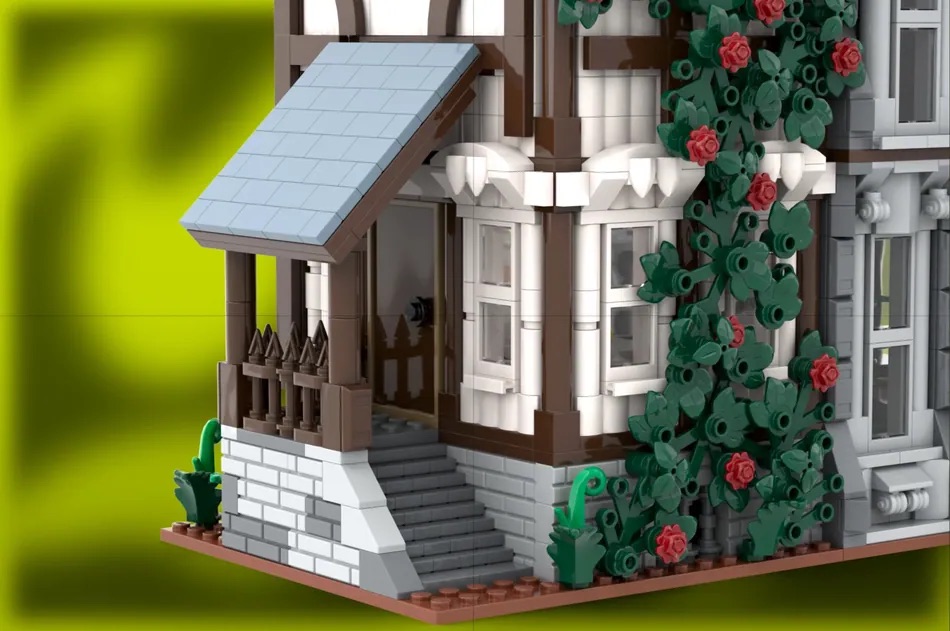 LEGO Ideas Scooby Doo And the Ravenwood Mansion 12