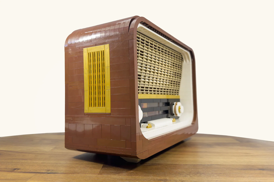 LEGO Ideas Vintage Radio 1