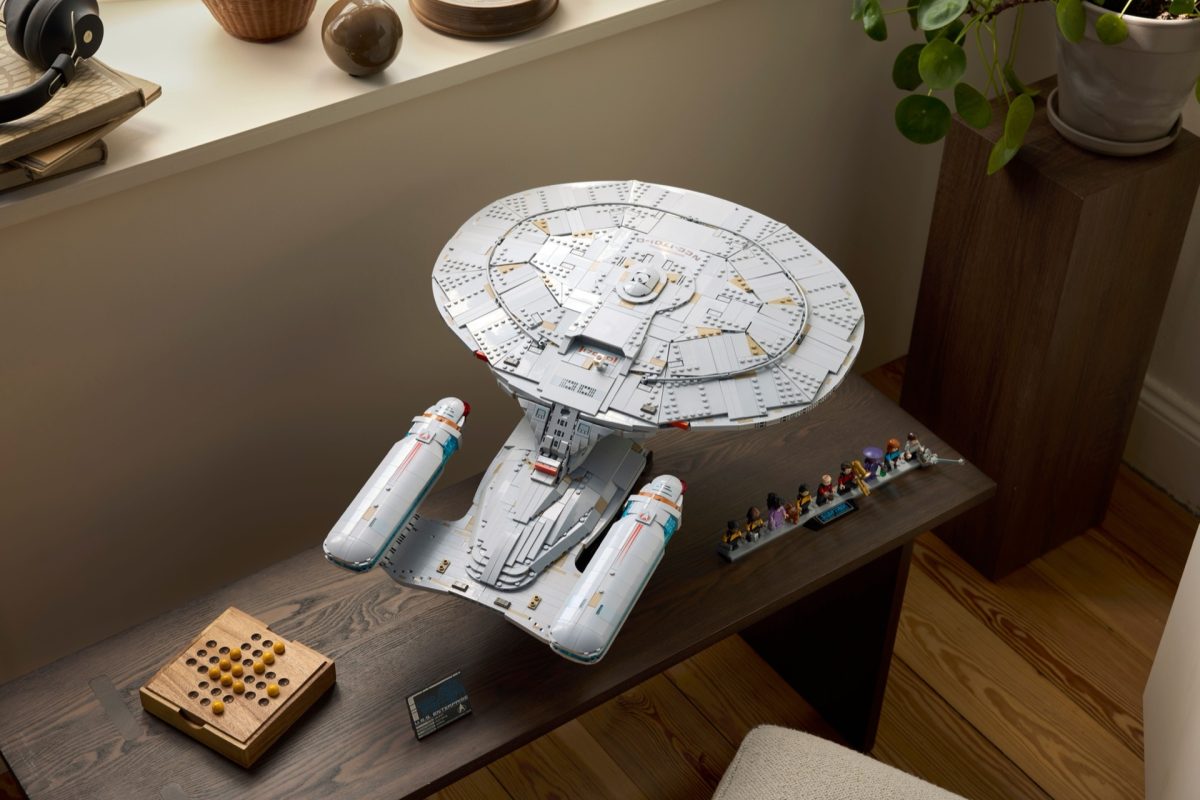 LEGO Icons 10365 U.S.S. Enterprise NCC 1701 D 22 1200x800