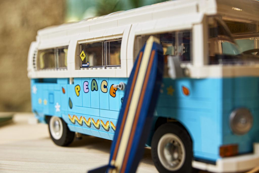 LEGO for Adults 10279 Volkswagen T2 Camper Van 14
