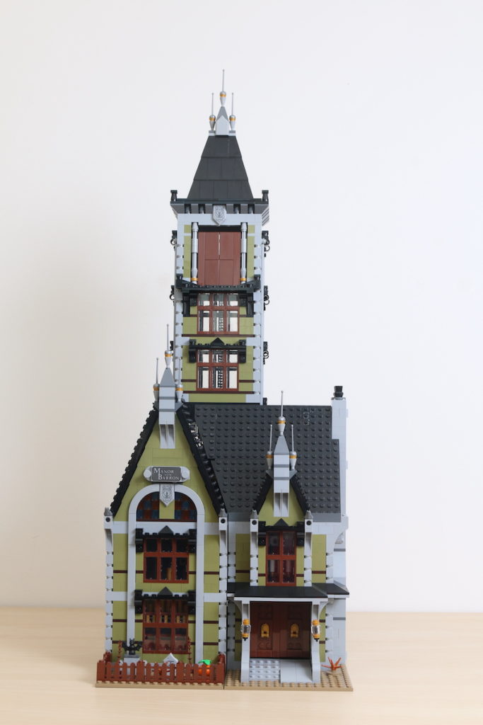 LEGO Fairground Collection 10273 Haunted House review 29