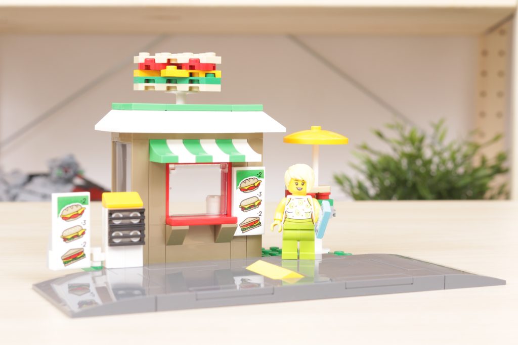 LEGO CITY 40578 Sandwich Shop gift with purchase review 6 1024x683