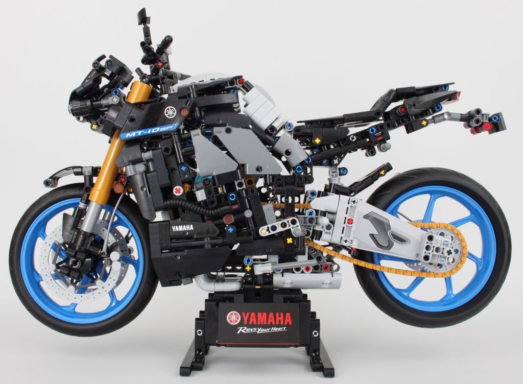 LEGO Technic 42159 Yamaha MT 10 SP review 4 1024x752