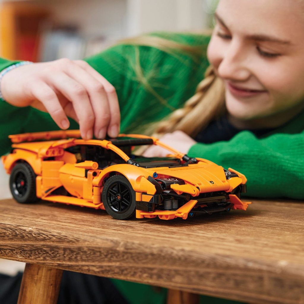 LEGO Technic 42196 Lamborghini Huracan Tecnica Orange 2 1024x1024