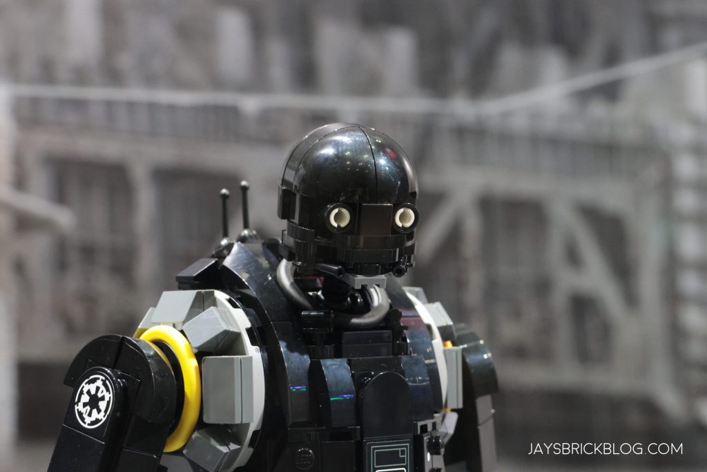 JaysBrickBlog 75434 K 2SO Security Droid Display 2048x1365 3 1024x683