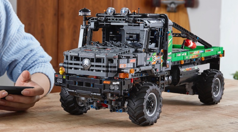Two new LEGO Technic sets drive onto official online store