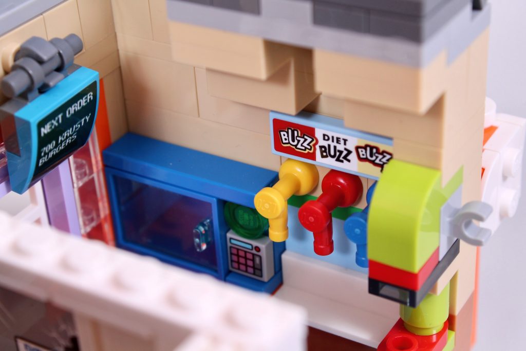 LEGO Icons 10352 The Simpsons Krusty Burger review 14 1024x683