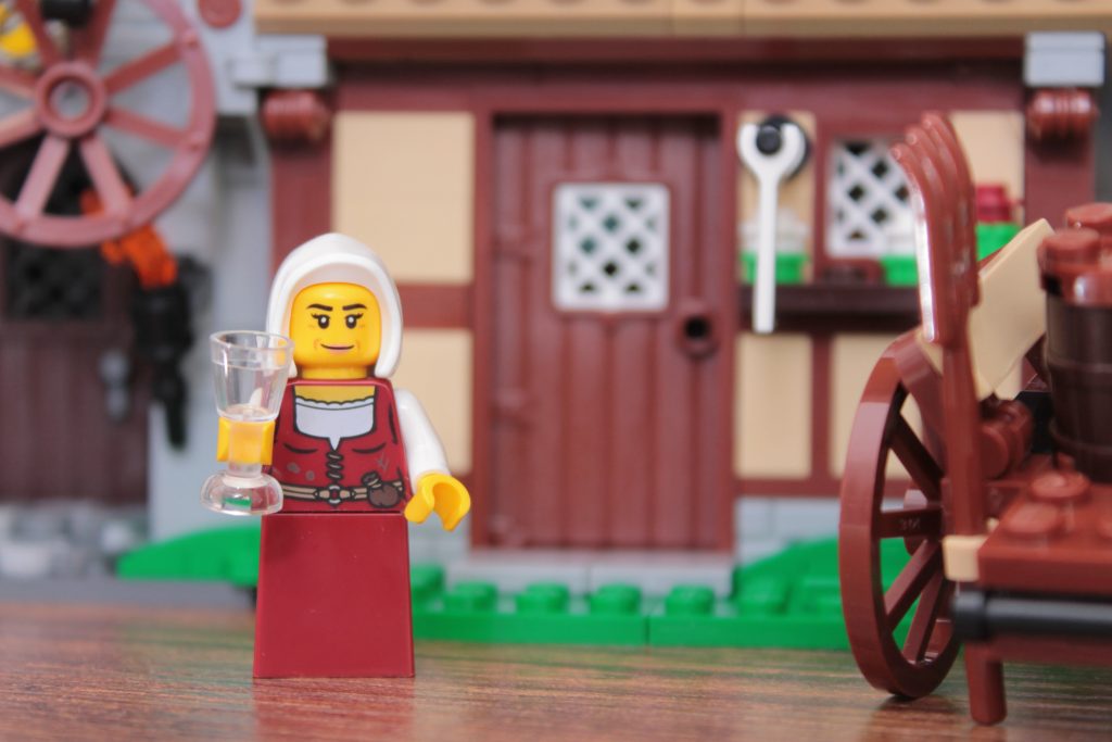 LEGO Icons 10332 Medieval Town Square review 91 1024x683