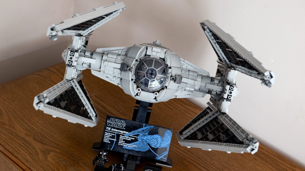 LEGO Star Wars 75382 TIE Interceptor UCS 36 1024x576