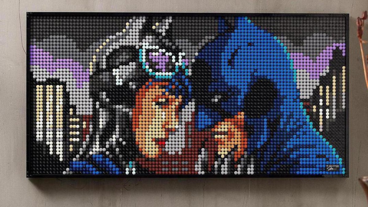 LEGO Art 31205 Batman jim lee lifestyle 2 featured