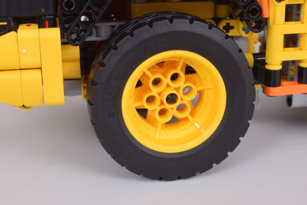 LEGO Technic 42209 Volvo L120 Electric Wheel Loader review 12 1024x683