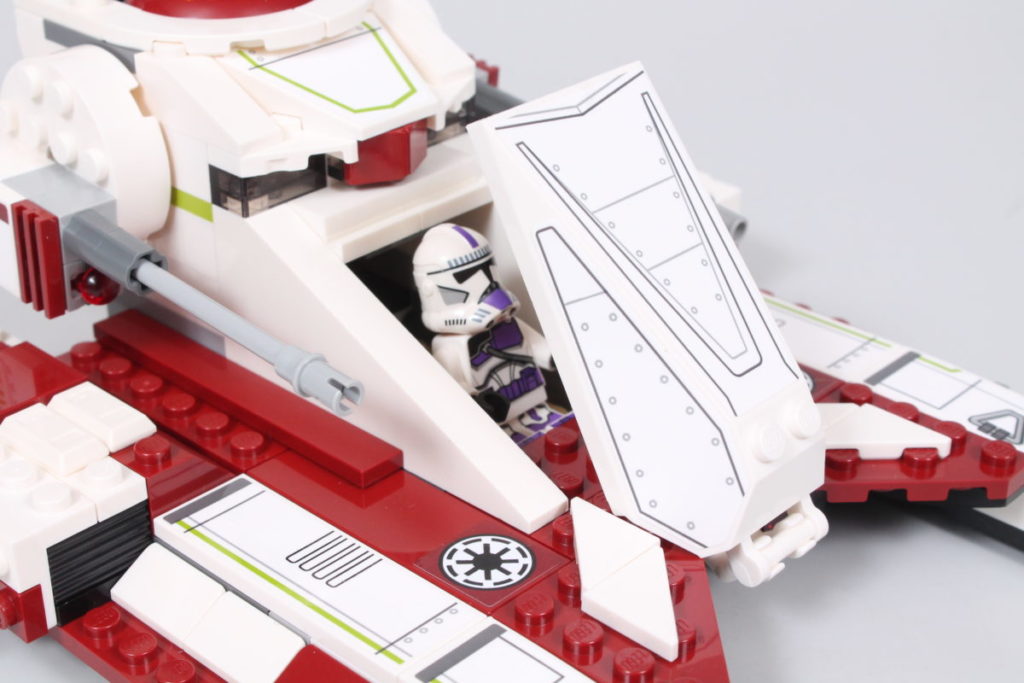 LEGO Star Wars 75342 Republic Fighter Tank review 11 1024x683