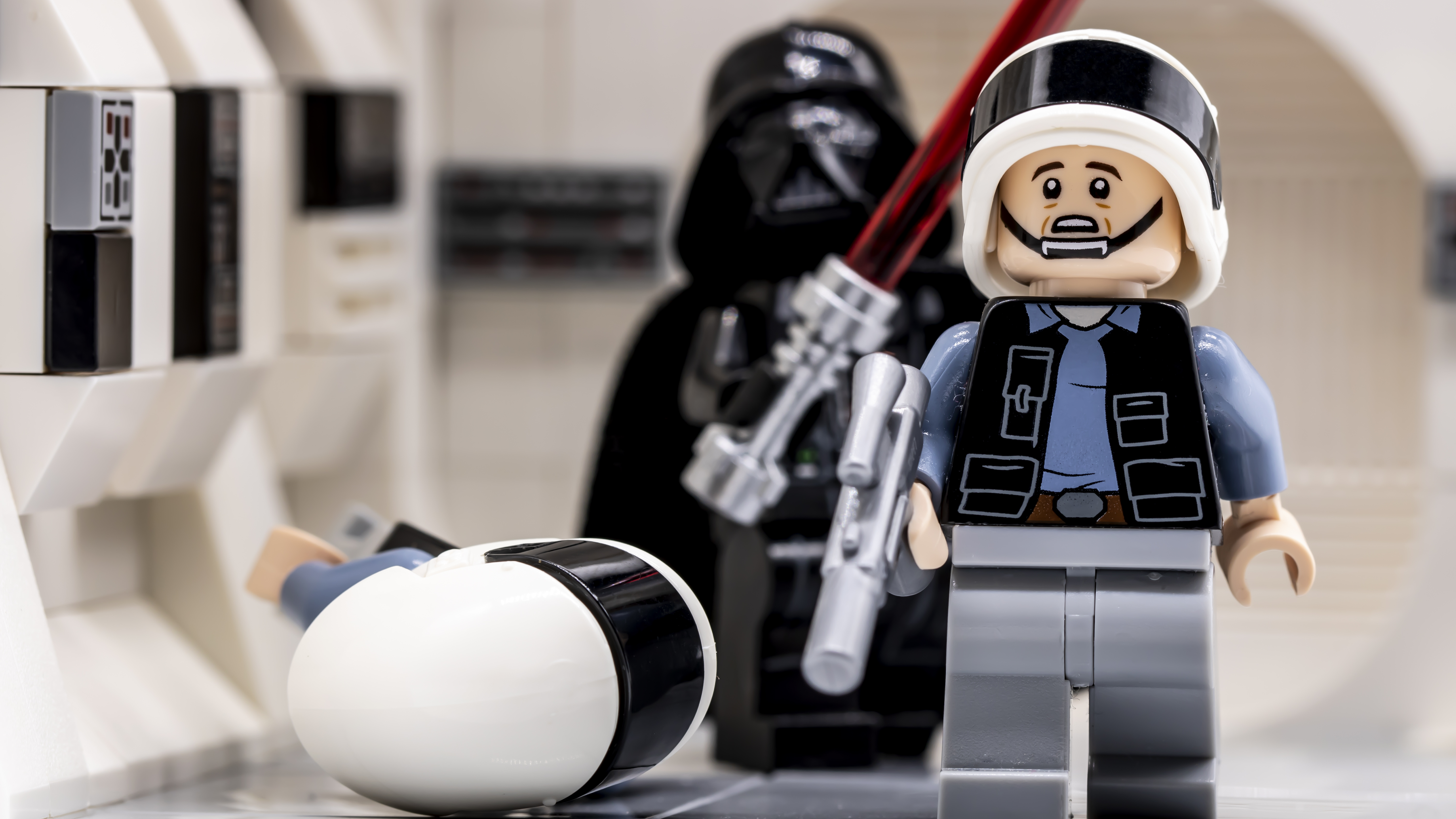Brick Pic of the Day: Runnnnn!