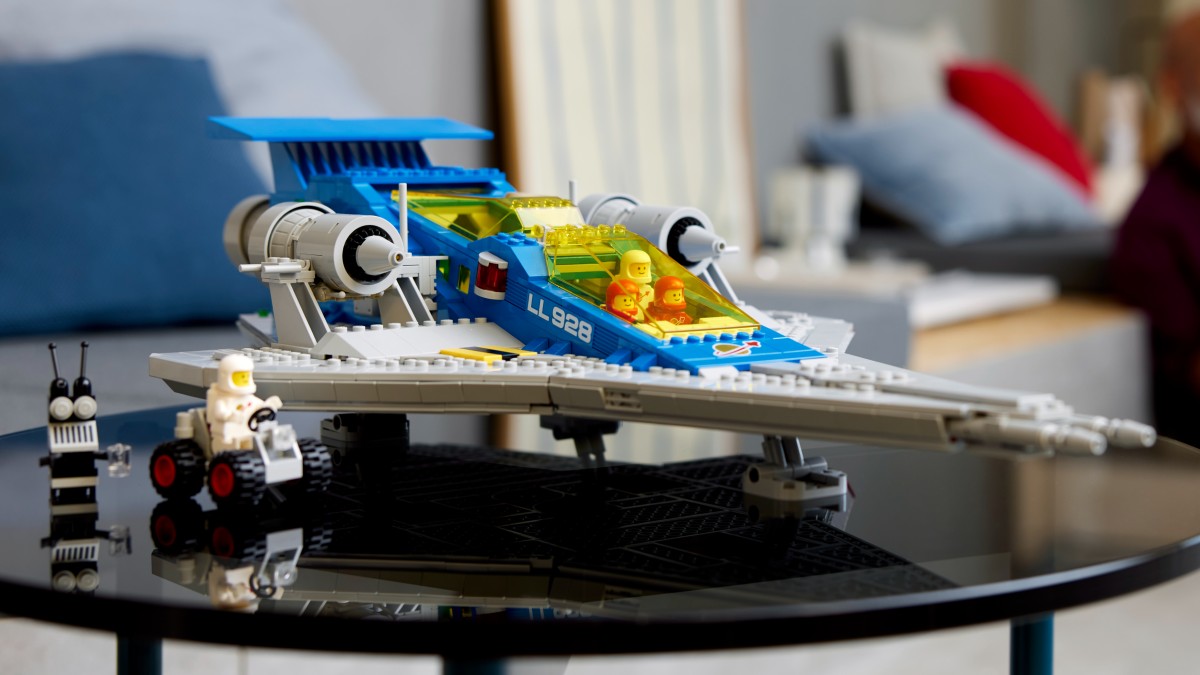 WATCH: Something's missing from LEGO ICONS 10497 Galaxy Explorer