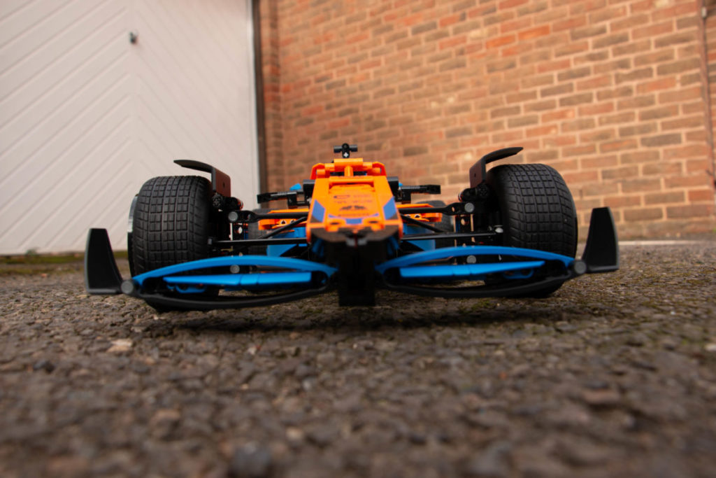 LEGO Technic 42141 McLaren Formula 1 Race Car review 34 1024x683