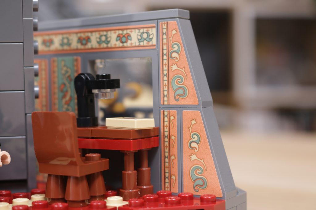 LEGO Icons 40579 Eiffels Apartment gift with purchase review 5 1024x683