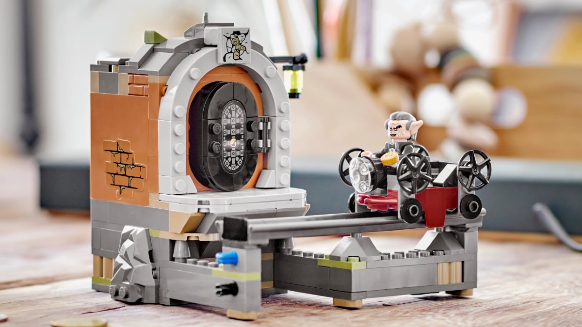 LEGO Harry Potter Gringotts GWP sold out in some regions