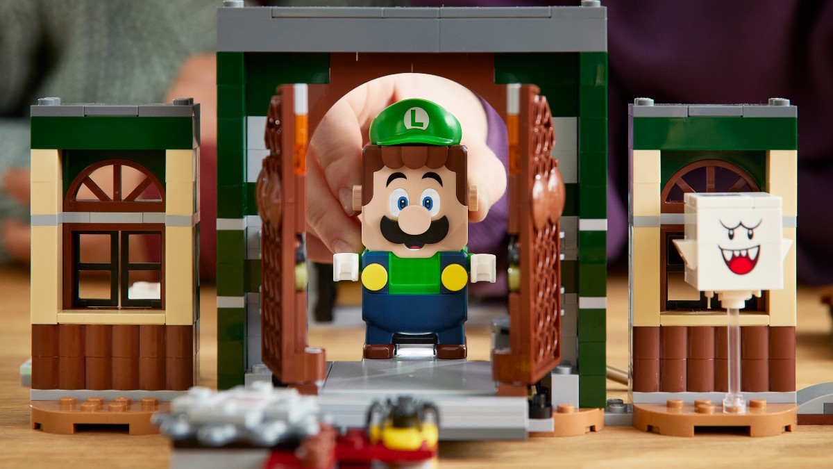 LEGO Super Mario Luigi’s Mansion sets available now