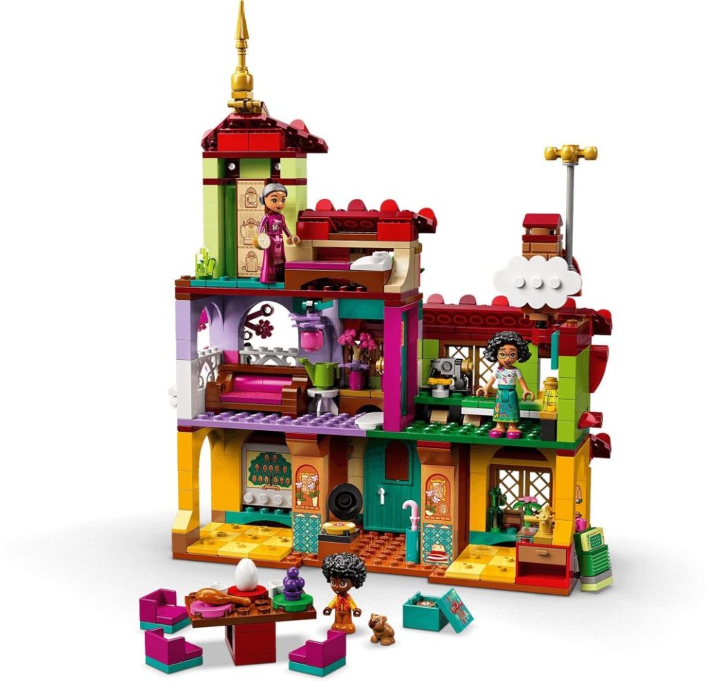 LEGO Disney 43202 The Madrigal House 4 1024x986