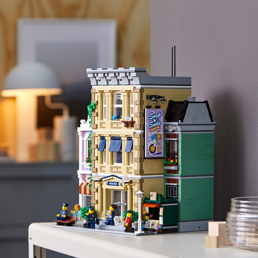 LEGO 10278 Modular Buildings Collection Police Station 55 1024x1024
