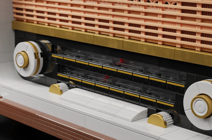 LEGO Ideas Vintage Radio 3