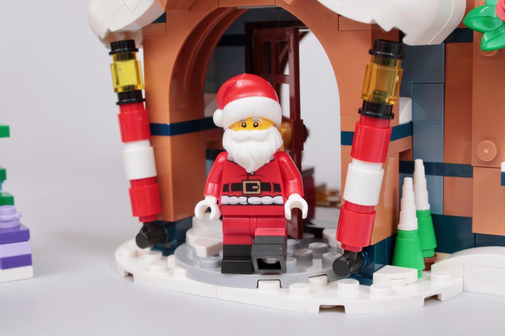 LEGO Winter Village 10339 Santas Post Office review 44 1024x683