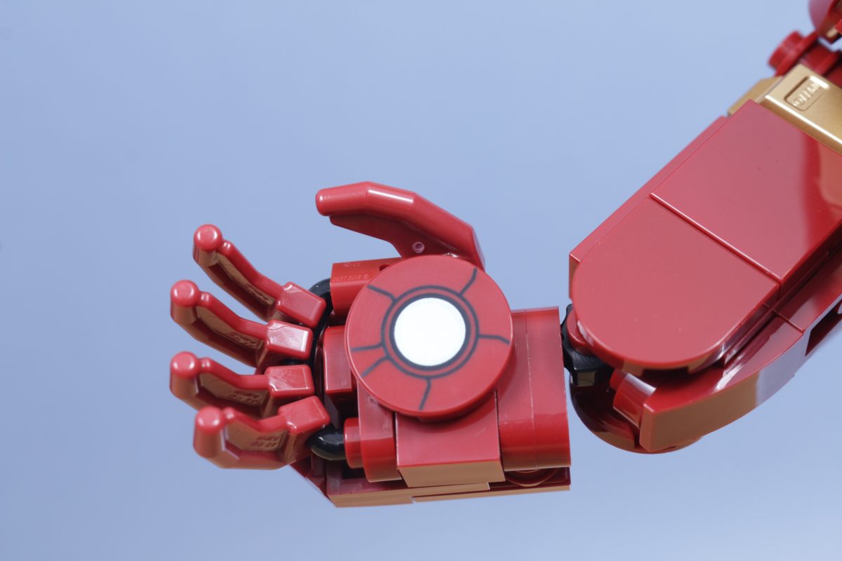 LEGO Marvel 76344 Iron Man Mark 3 Collectors Edition review 65 1200x800