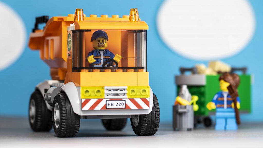 LEGO City 60220 Garbage Truck review