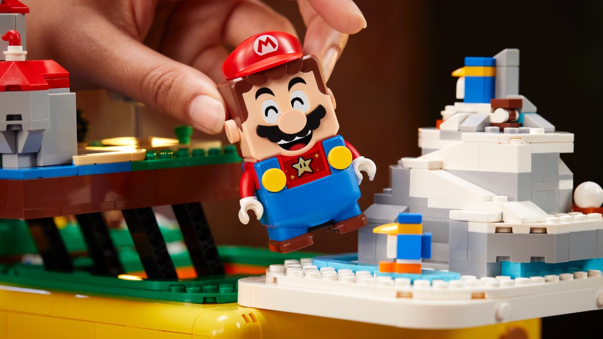 LEGO Mario can find hidden Power Stars in 71395 Super Mario 64 Question Mark Block