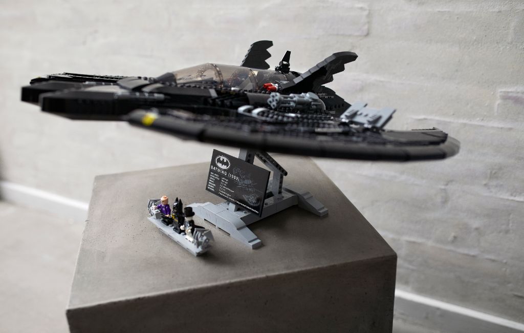 LEGO Batman 76161 1989 Batwing 26