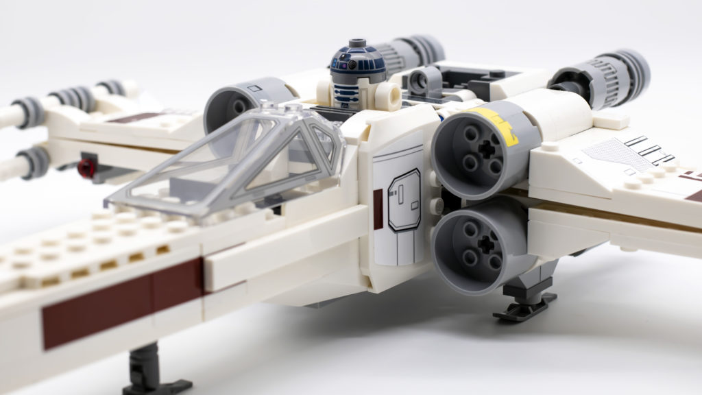 r2d2 close up