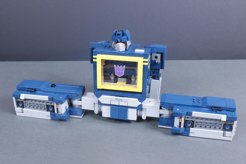 LEGO Icons Transformers 10358 Soundwave review 42 1024x683
