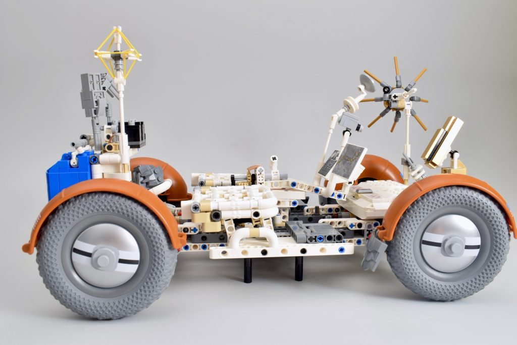 LEGO Technic 42182 NASA Apollo Lunar Roving Vehicle LRV review 12 1024x683