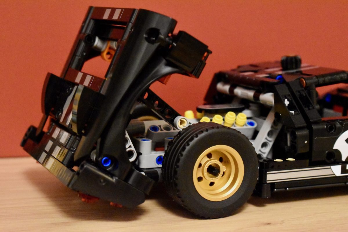 LEGO Technic 42223 1966 Ford GT40 MKII review 4 1200x800