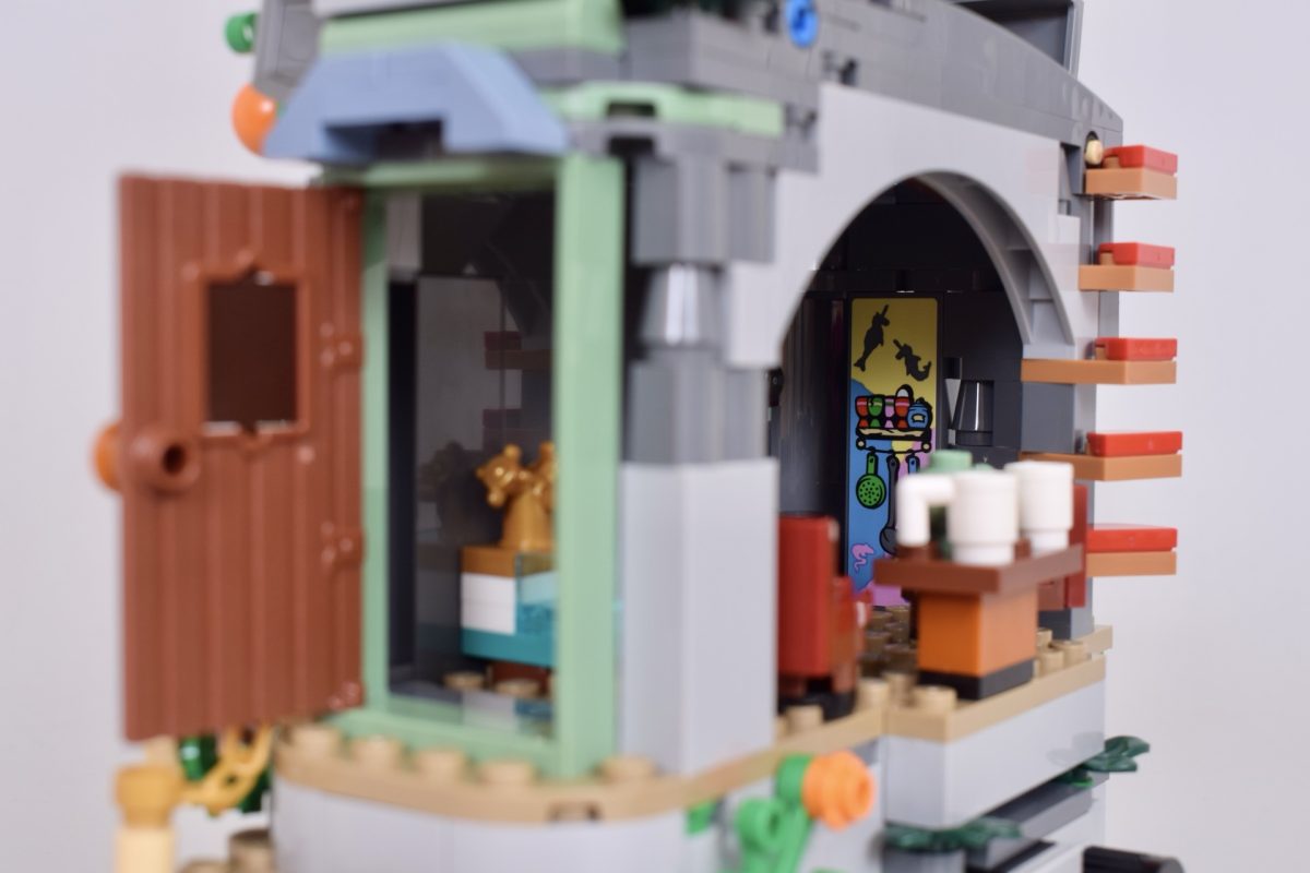 LEGO Harry Potter 76467 Luna Lovegoods House review 13 1200x800