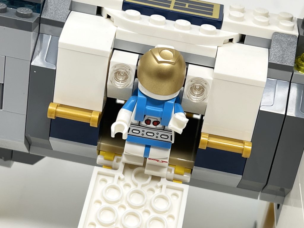 LEGO CITY 60349 Lunar Space Station review 9 1024x768