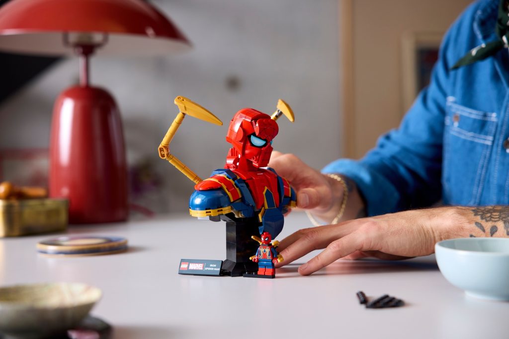 LEGO Marvel 76326 Iron Spider Man Bust 8 1024x683